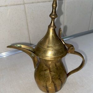 VINTAGE BRASS DALLAH ARABIC MIDDLE EASTERN SMALL COFFEE POT / CREAMER